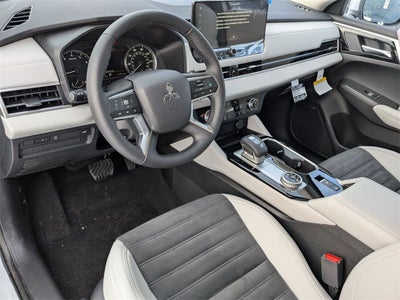 2026 Mitsubishi Outlander SE