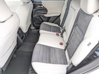 2026 Mitsubishi Outlander SE