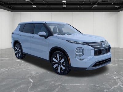 2026 Mitsubishi Outlander SE