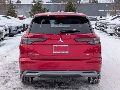2026 Mitsubishi Outlander SE