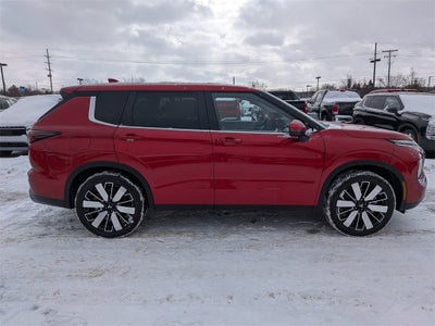 2026 Mitsubishi Outlander SE