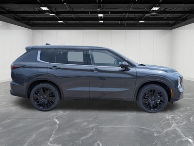 2026 Mitsubishi Outlander LE