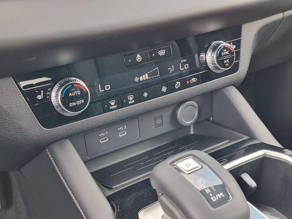 2026 Mitsubishi Outlander LE