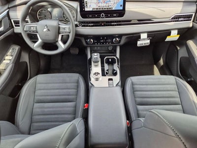 2026 Mitsubishi Outlander LE