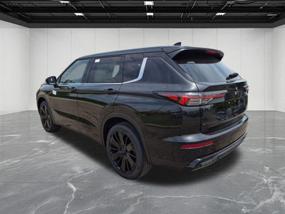 2026 Mitsubishi Outlander LE