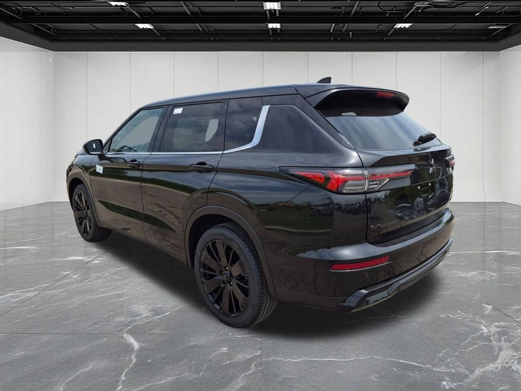 2026 Mitsubishi Outlander LE