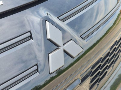 2026 Mitsubishi Outlander LE