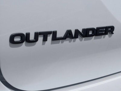 2026 Mitsubishi Outlander LE