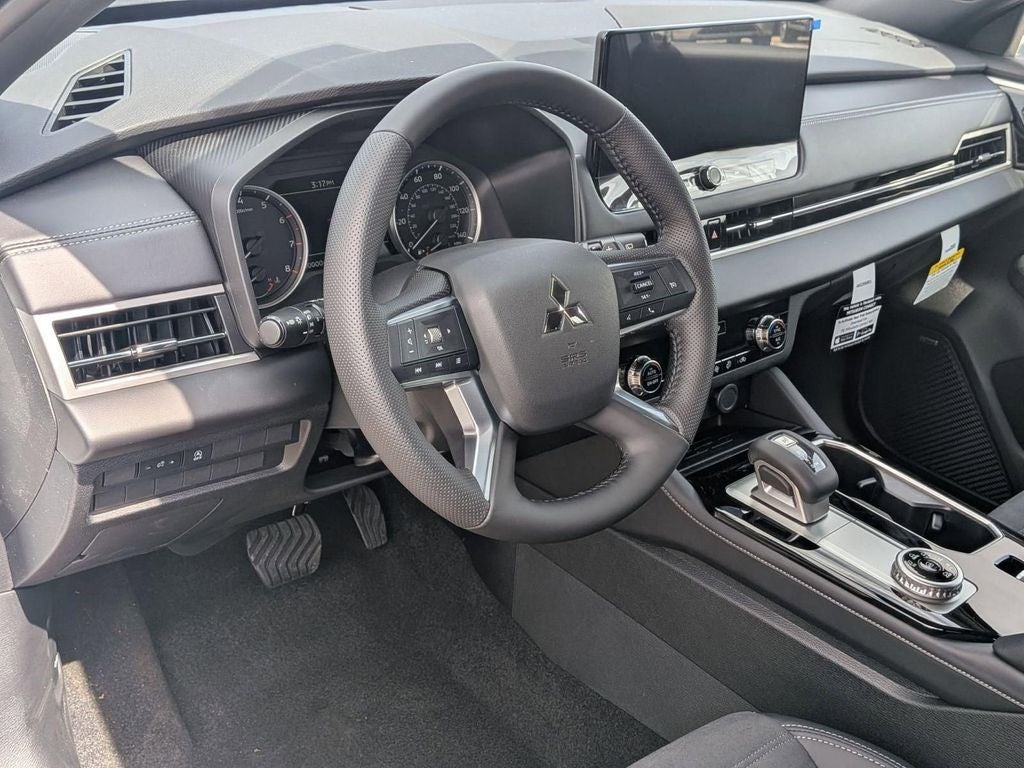 2026 Mitsubishi Outlander LE