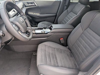 2026 Mitsubishi Outlander LE