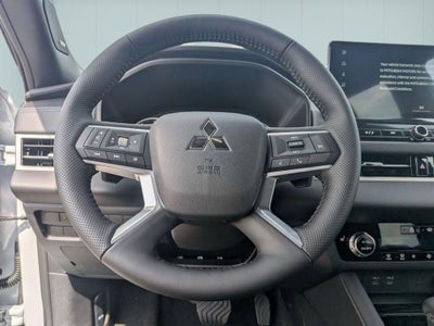 2026 Mitsubishi Outlander LE