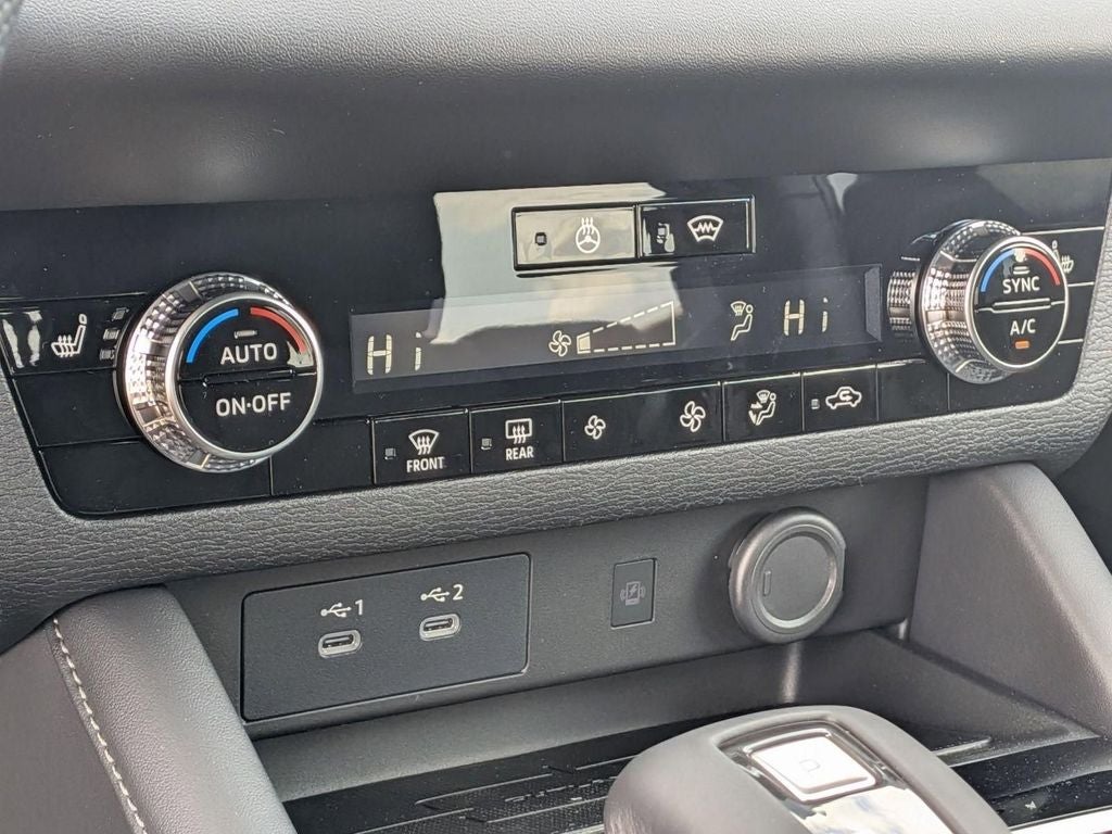 2026 Mitsubishi Outlander LE