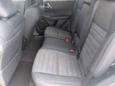 2026 Mitsubishi Outlander LE
