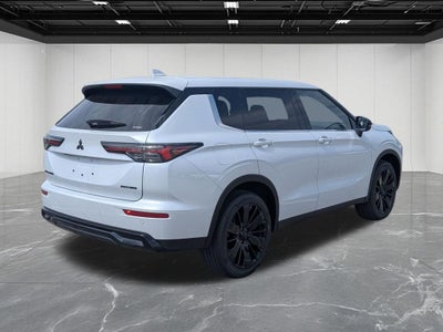 2026 Mitsubishi Outlander LE