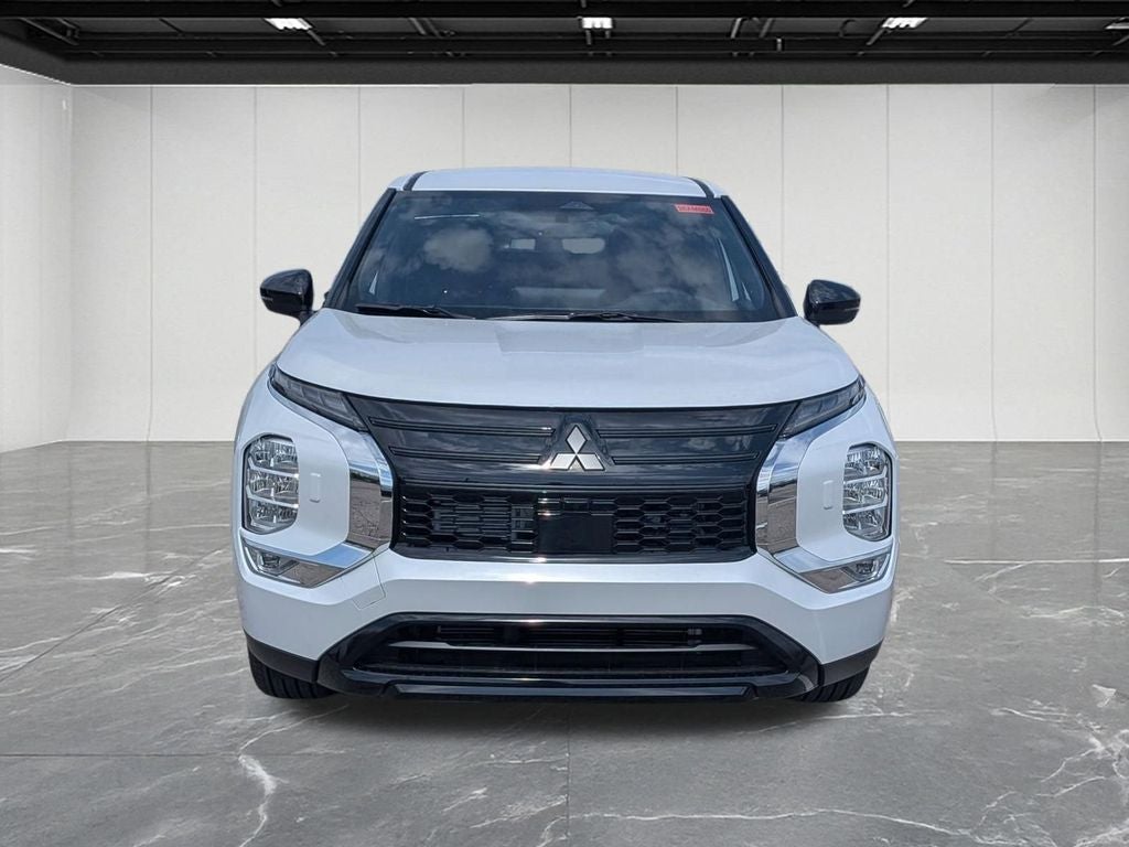 2026 Mitsubishi Outlander LE