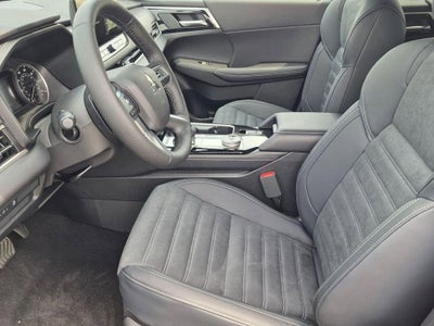 2026 Mitsubishi Outlander LE