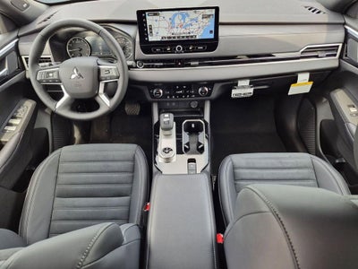 2026 Mitsubishi Outlander LE