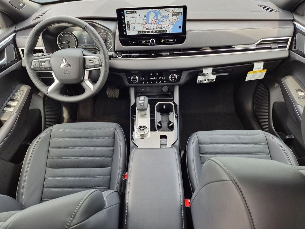 2026 Mitsubishi Outlander LE
