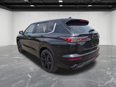 2026 Mitsubishi Outlander LE