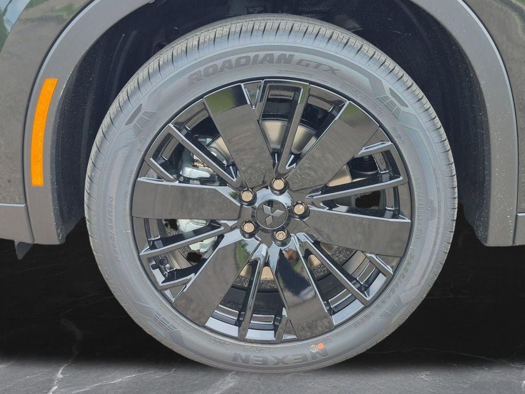 2026 Mitsubishi Outlander LE