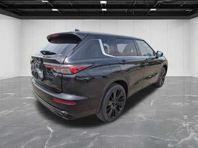2026 Mitsubishi Outlander LE