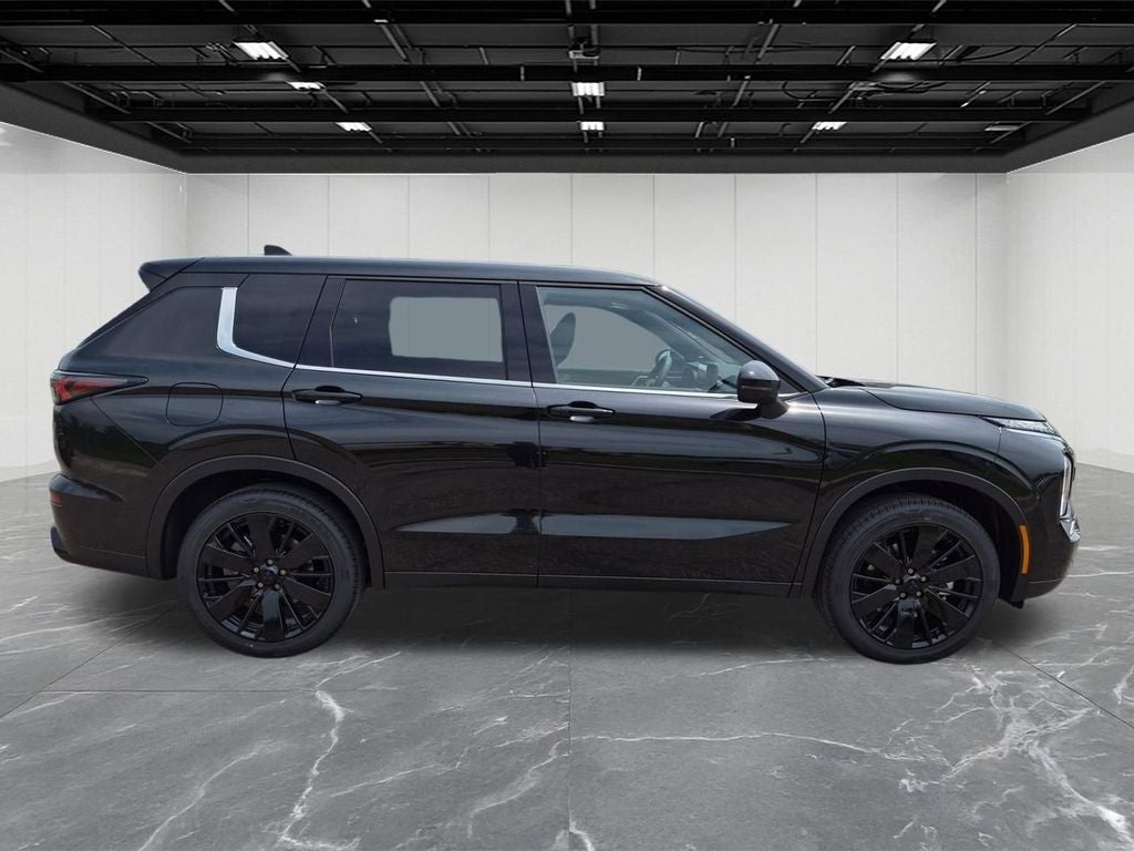 2026 Mitsubishi Outlander LE