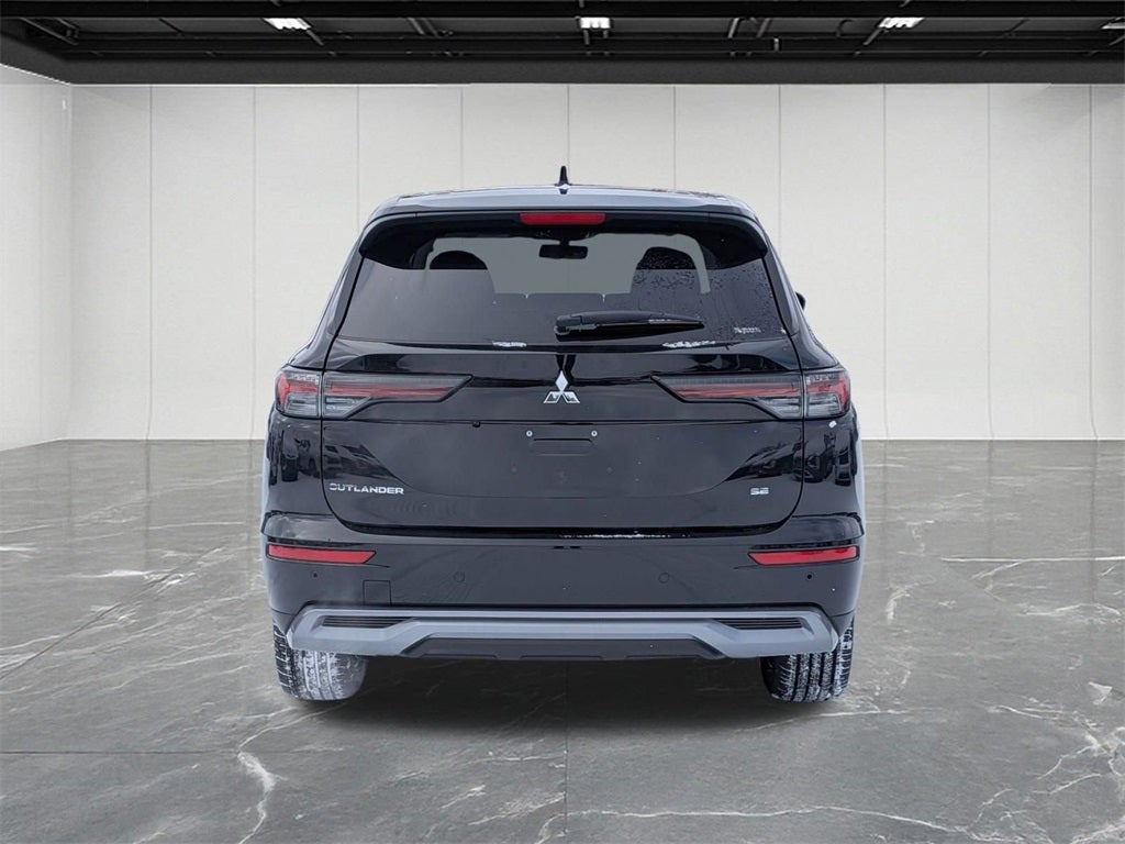 2026 Mitsubishi Outlander SE