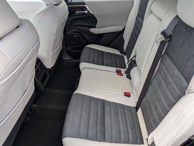 2026 Mitsubishi Outlander SE