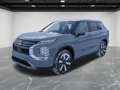 2026 Mitsubishi Outlander SE