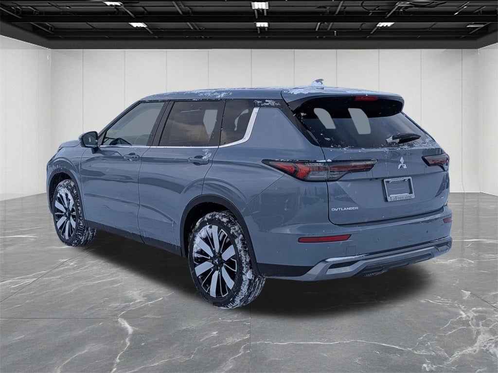 2026 Mitsubishi Outlander SE
