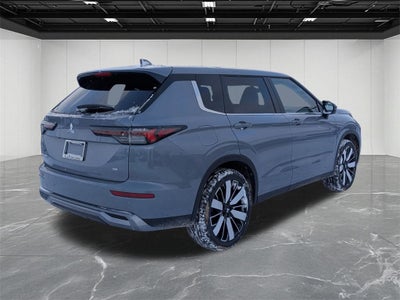 2026 Mitsubishi Outlander SE