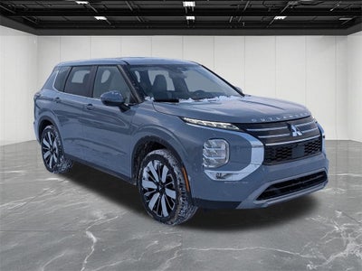 2026 Mitsubishi Outlander SE