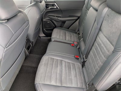 2026 Mitsubishi Outlander SE