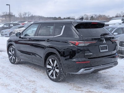 2026 Mitsubishi Outlander SE