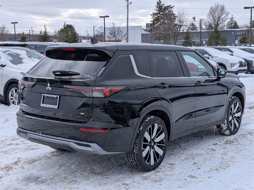 2026 Mitsubishi Outlander SE