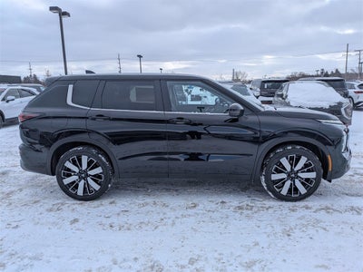 2026 Mitsubishi Outlander SE