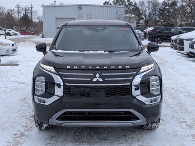 2026 Mitsubishi Outlander SE