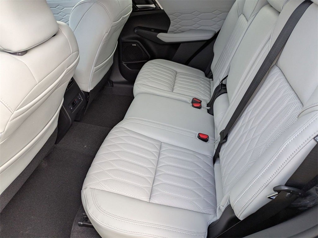 2025 Mitsubishi Outlander SEL