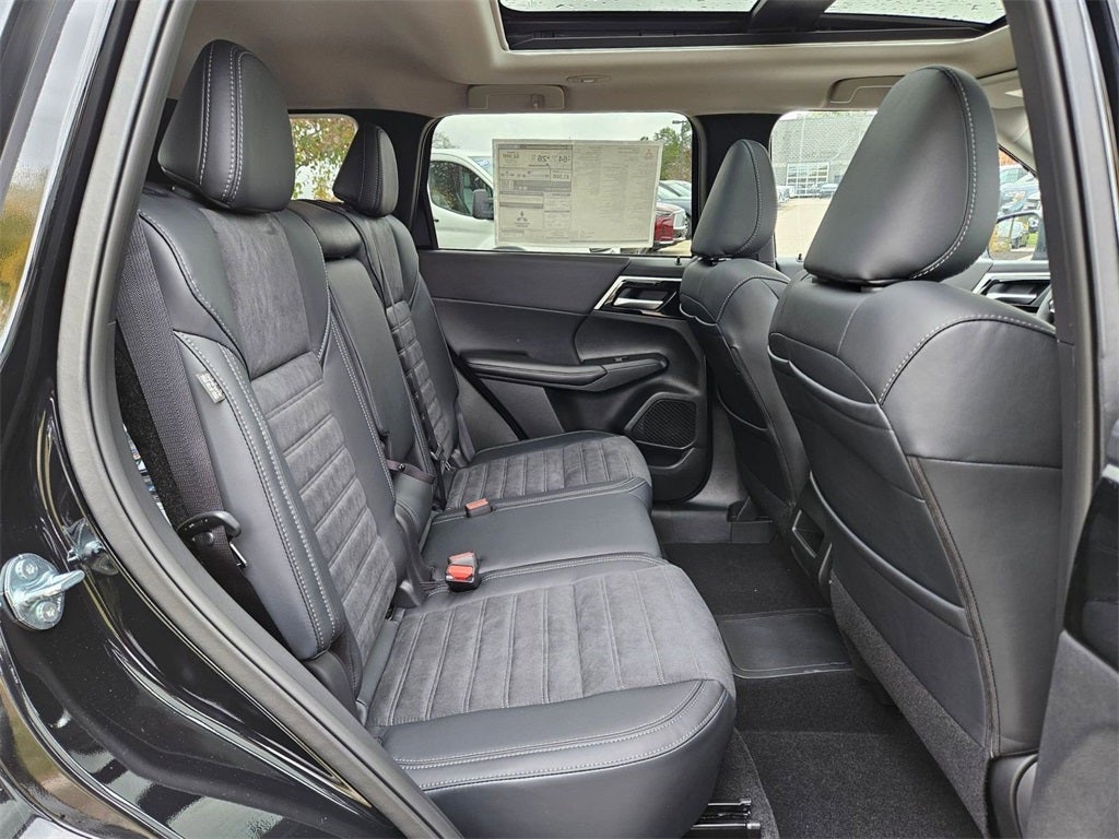 2025 Mitsubishi Outlander PHEV SE