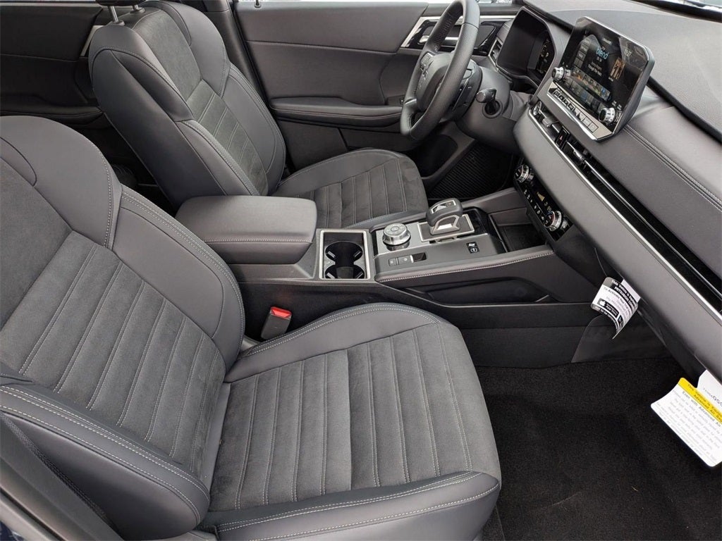 2025 Mitsubishi Outlander PHEV SE