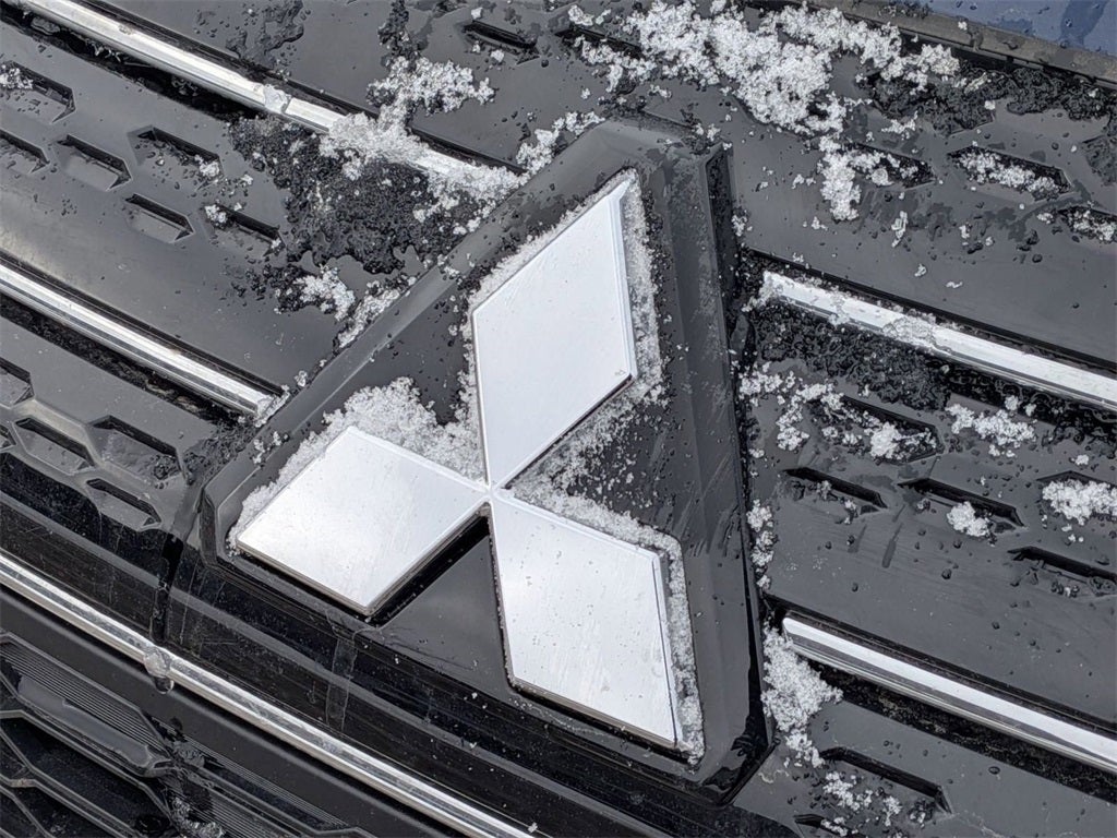 2025 Mitsubishi Outlander PHEV SE