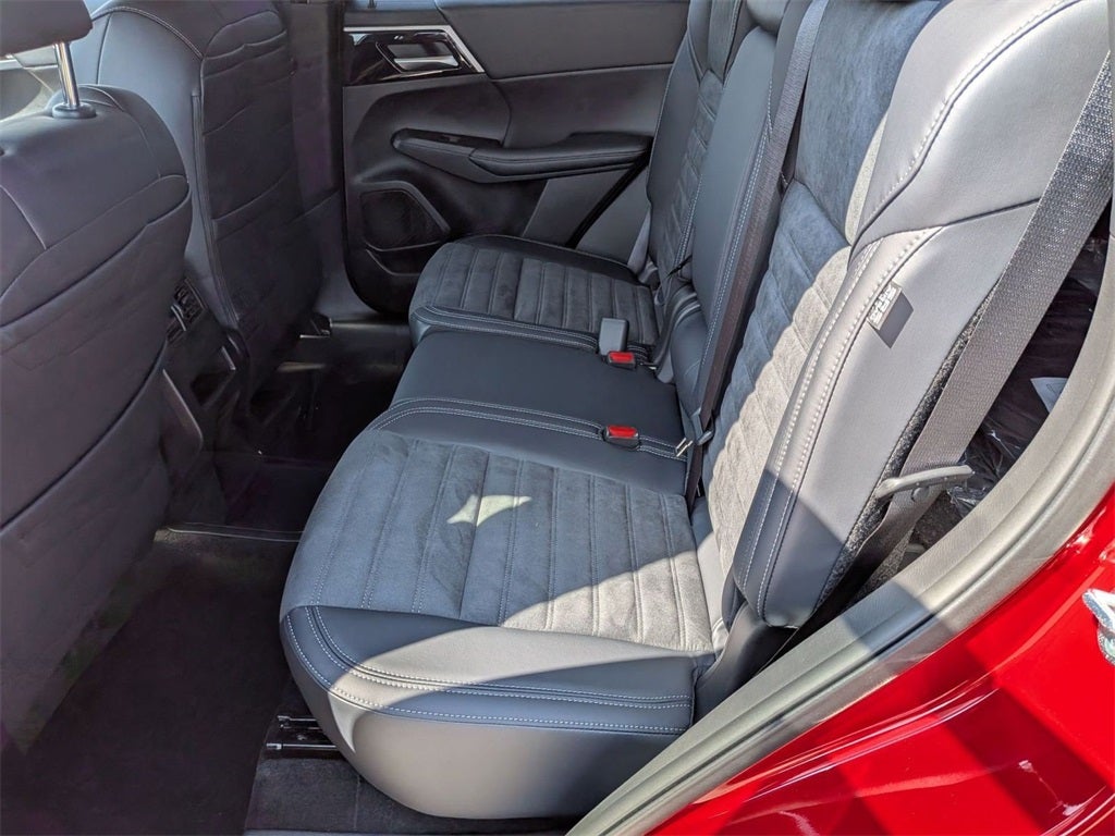 2025 Mitsubishi Outlander PHEV SE