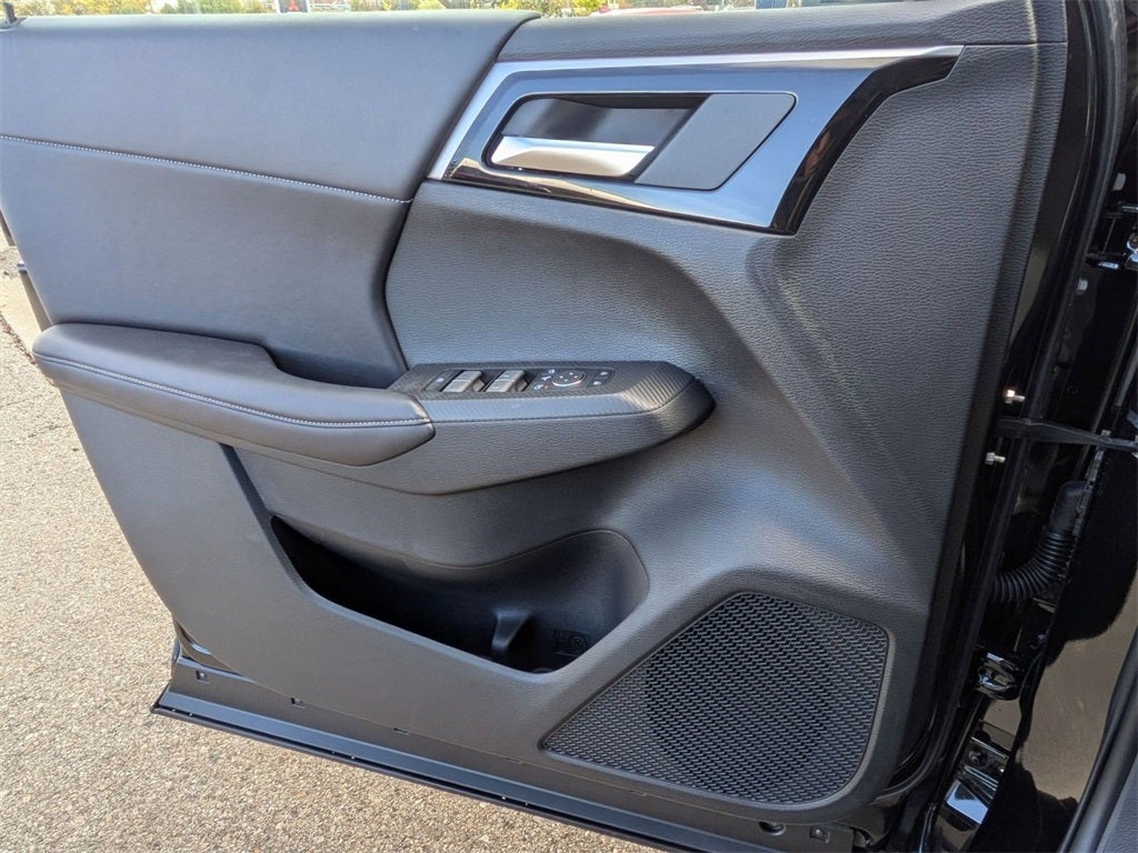 2025 Mitsubishi Outlander PHEV SE