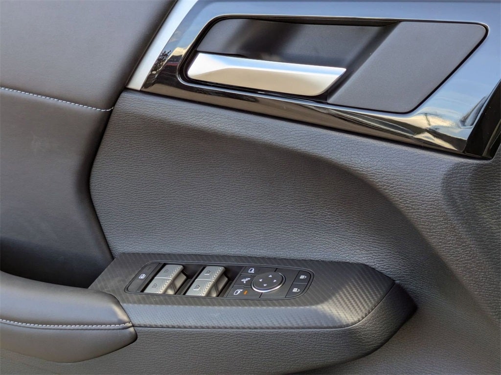 2025 Mitsubishi Outlander PHEV SE