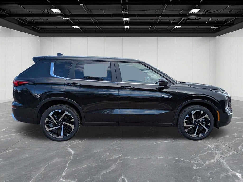 2025 Mitsubishi Outlander PHEV SE