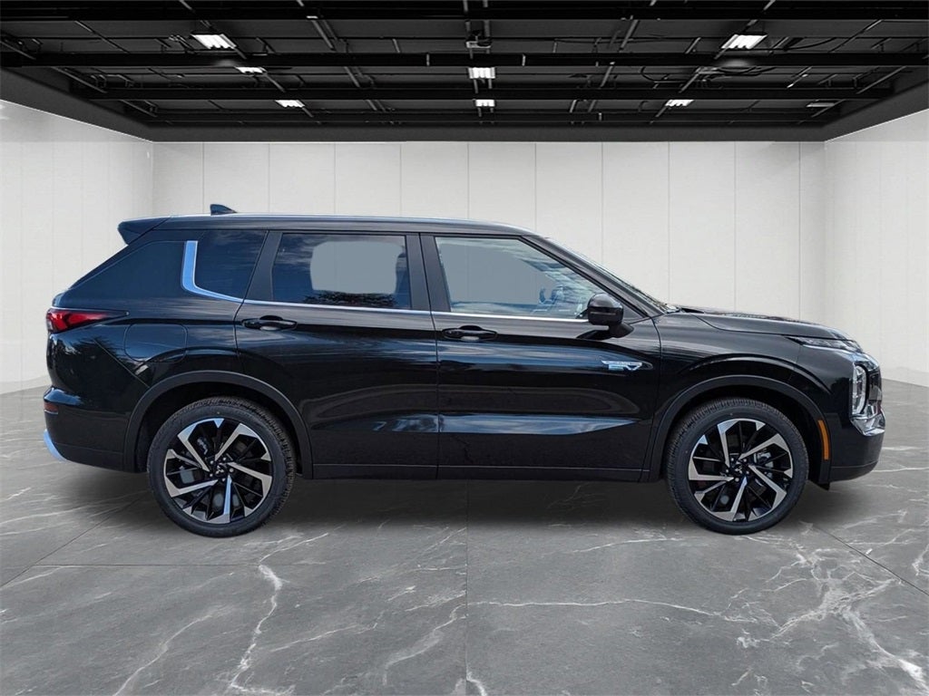 2025 Mitsubishi Outlander PHEV SE