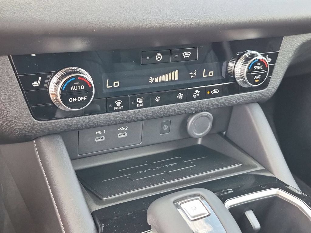 2026 Mitsubishi Outlander PHEV SE