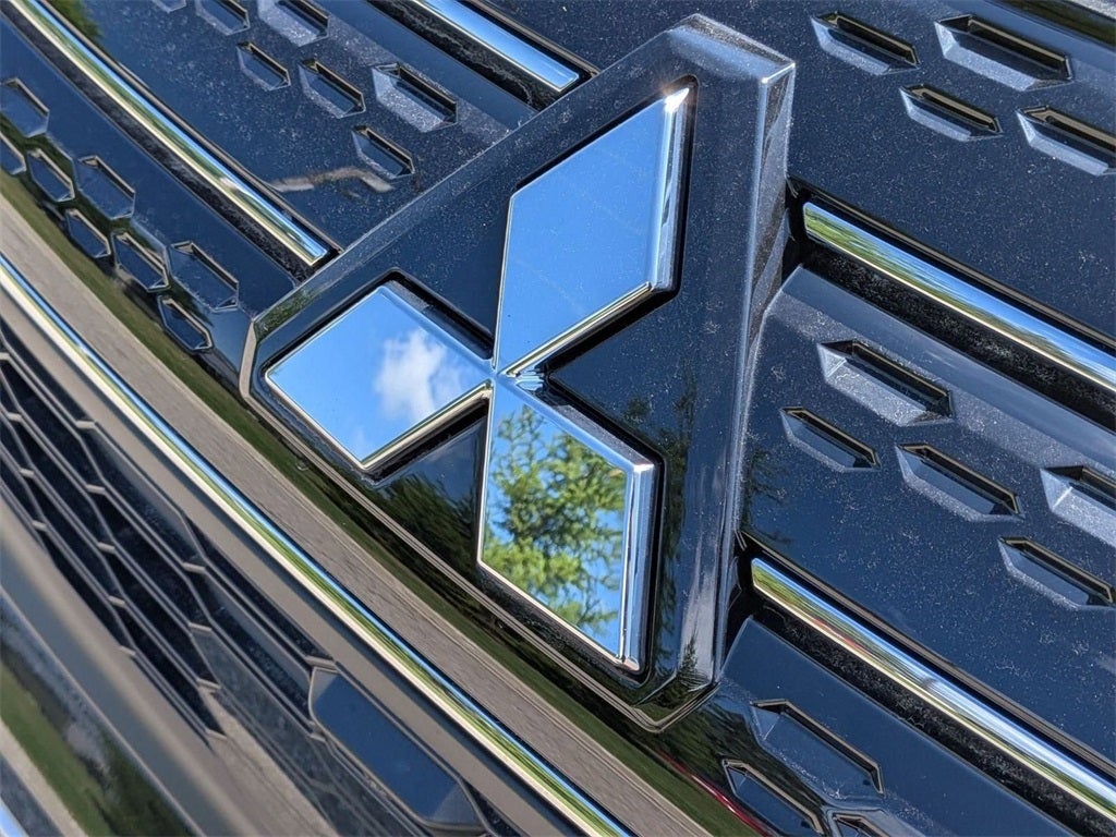 2025 Mitsubishi Outlander PHEV SE