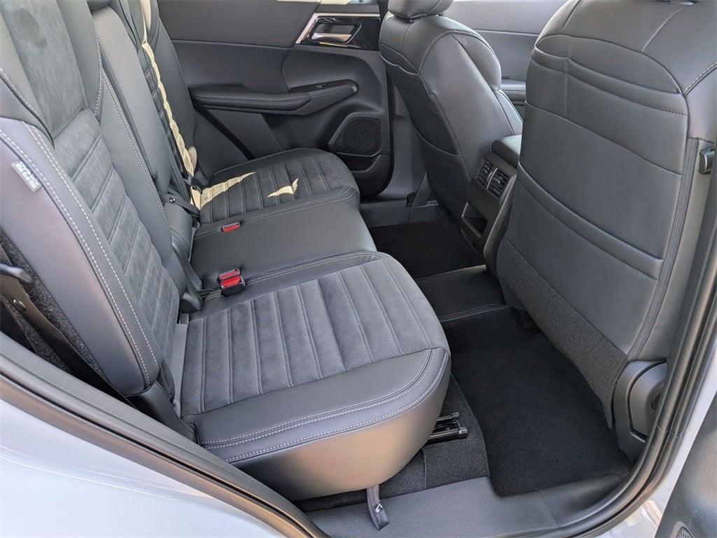 2025 Mitsubishi Outlander PHEV SE