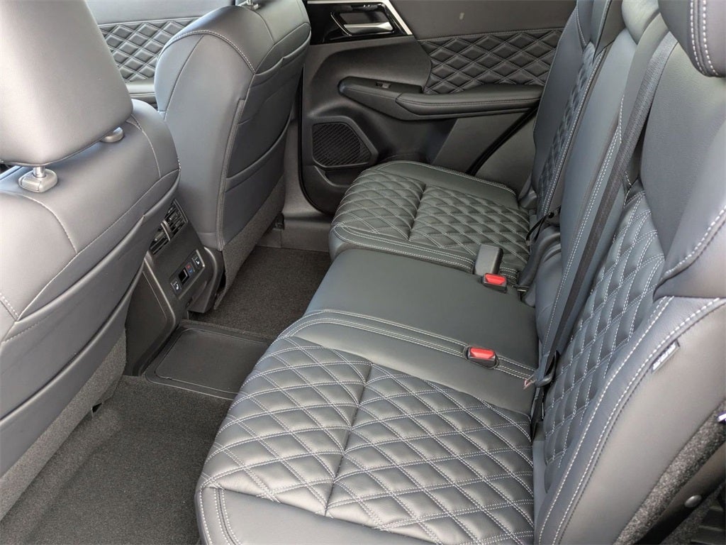 2025 Mitsubishi Outlander PHEV SEL